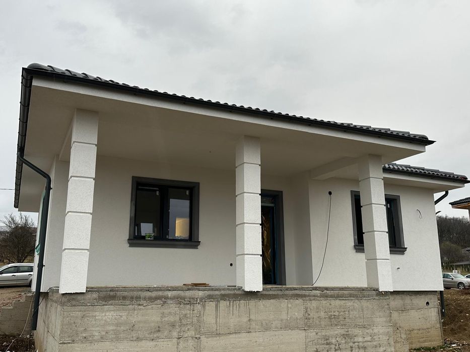 Casa de vânzare superfinisata în BISTRITA(zona strada Caprioarei)