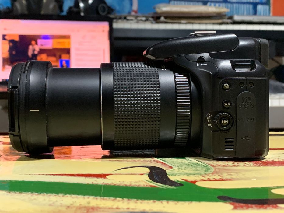 Fujifilm S200EXR 12 MP Мегапиксела 14.3 x Super Zoom Digital Camera