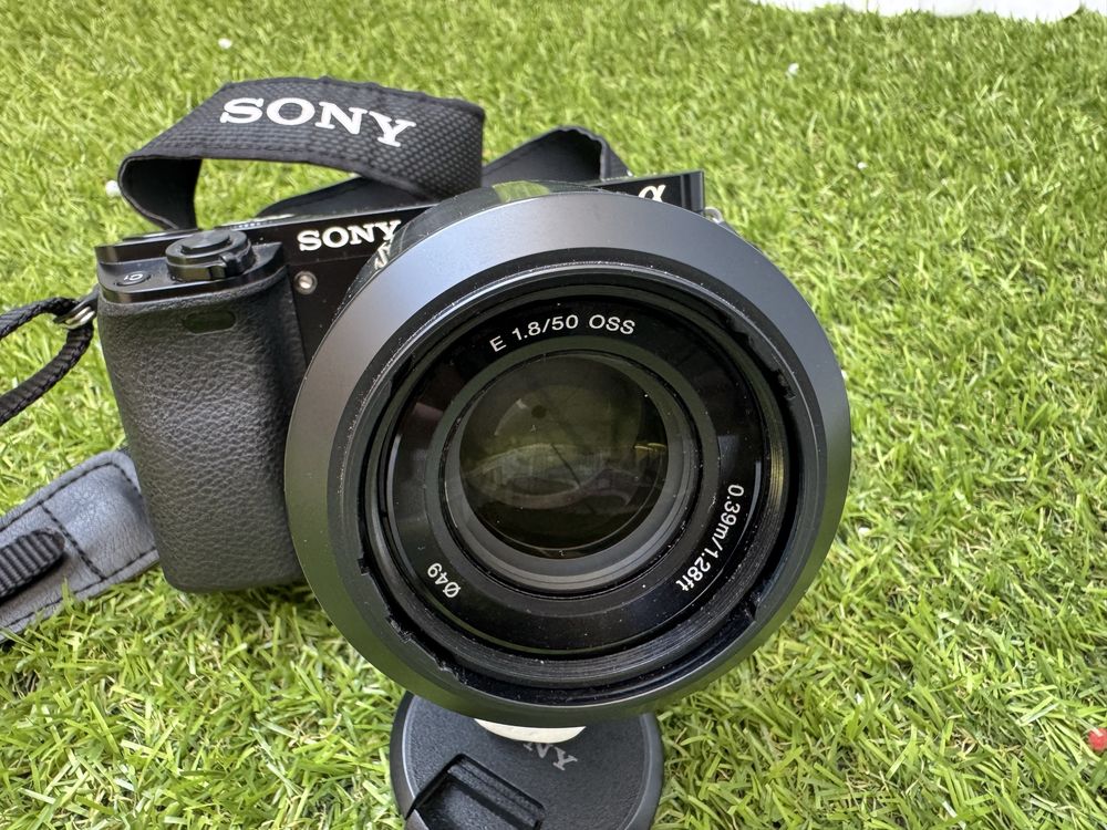 Sony A6000 + обектив 50mm f/1.8 OSS
