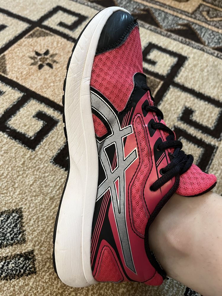 Adidasi asics dama