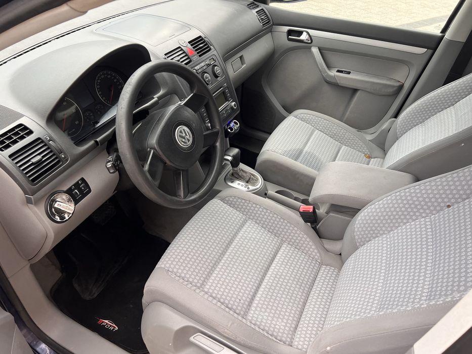 Vand sau schimb vw turan dsg 7 locuri