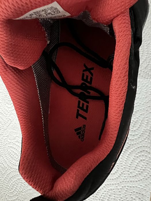 Дамски туристически маратонки адидас Terrex