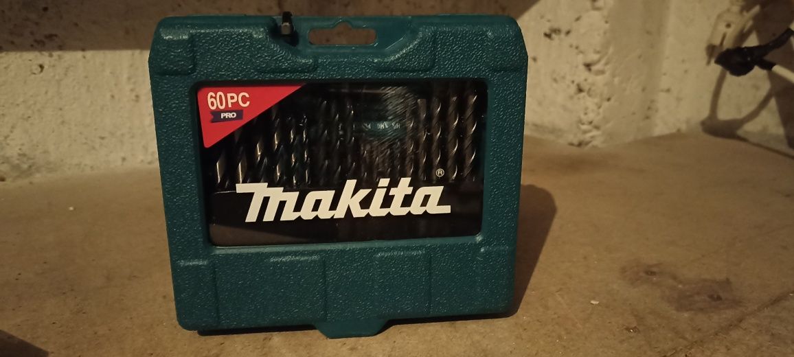 Set 60 Accesorii Makita, P90358, biti, chei tubulare, adaptor, burghie