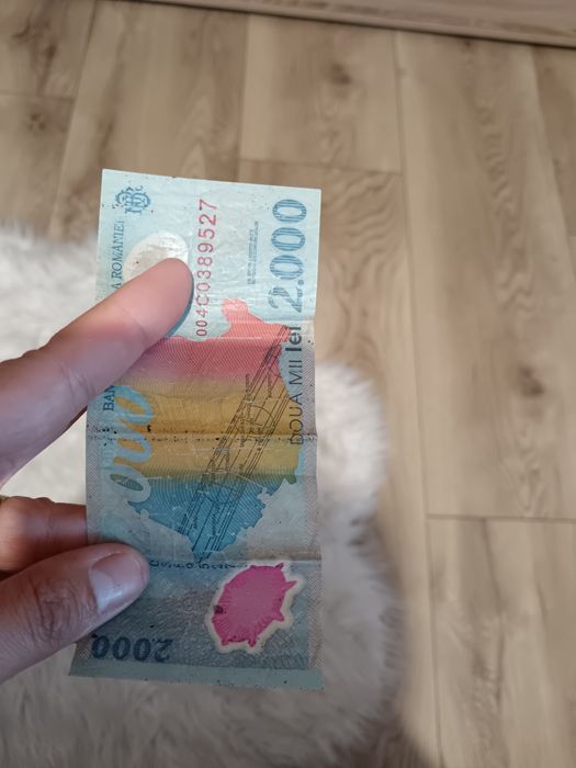 3 Bancnote 2000 lei eclipsa