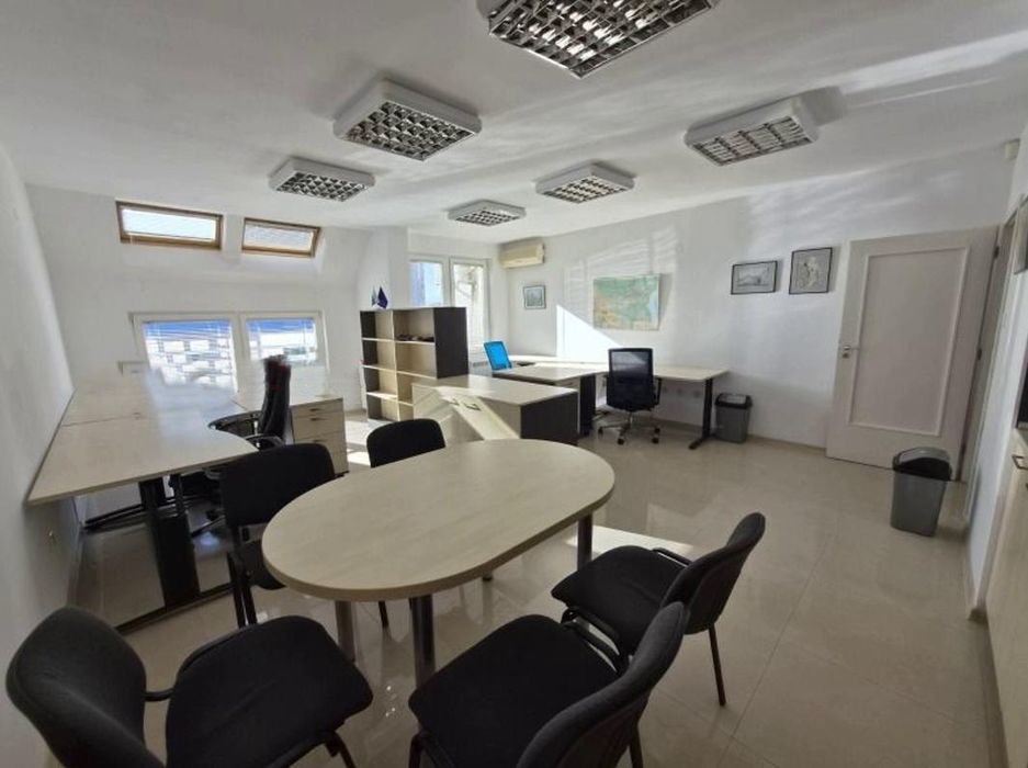 Дава се под наем Офис в София, Иван Вазов - 73 кв.м за 700 € - Снимка #1