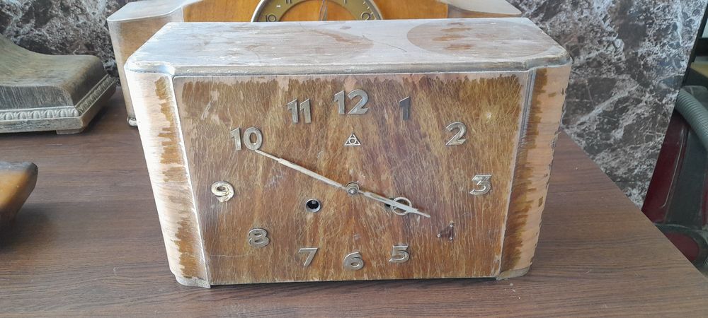 Стари камини механични часовници