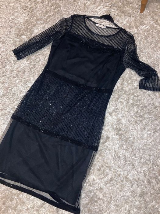 Vând rochie neagră cu pietricele