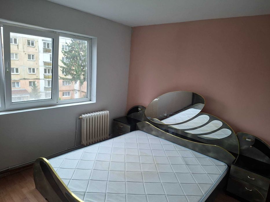Vand apartament cu 2 camere,mobilat
