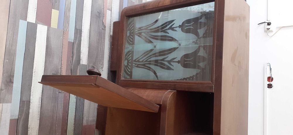 Vand vitrina cu oglinda si dulapior din lemn de Nuc