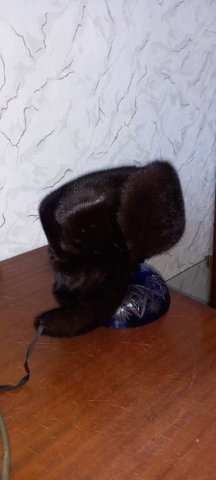 Продам отличную норковую шапку ушанку в идеальном состоянии.