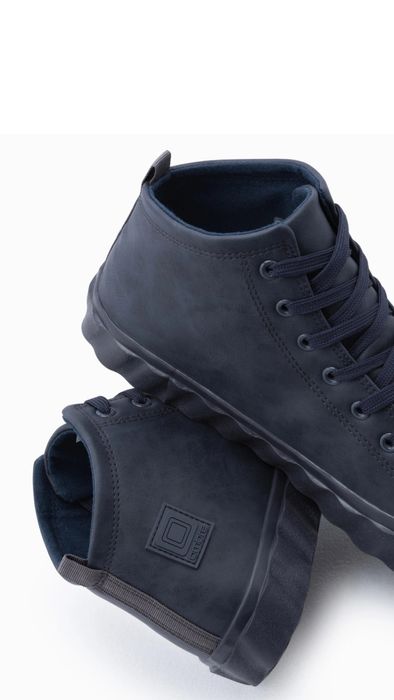Pantofii de sport cu talpă decorativă pentru bărbați