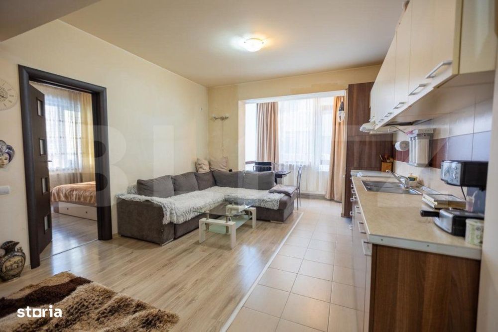 Apartament cu 3 camere, 53 mp, 2 balcoane, parcare, zona Salaj
