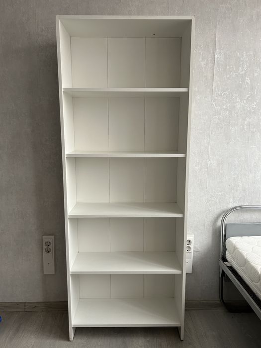 СПЕШНО продавам шкафчето