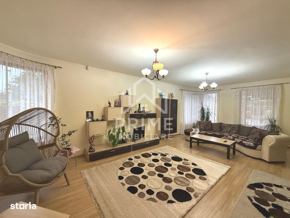 Casa de vanzare cu Smart Home, panouri solare si teren generos de 1.30
