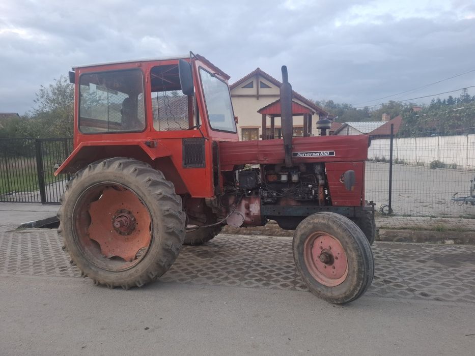 Vând tractor 650