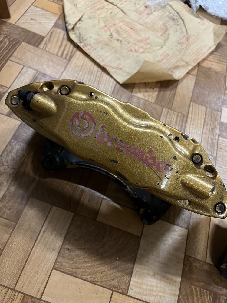 Subaru gold brembo спирачни апарати