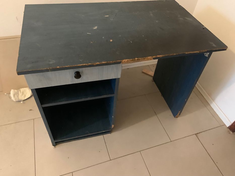 Birou vintage folosit dar bun