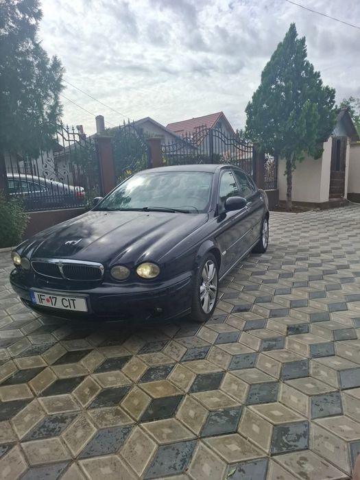 Vând Jaguar x type