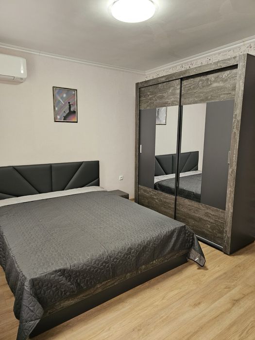 Продавам 3-стаен апартамент в Бриз