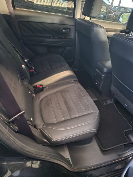 Outlander Plug-In Hibrid 83000km baterie NOUA!