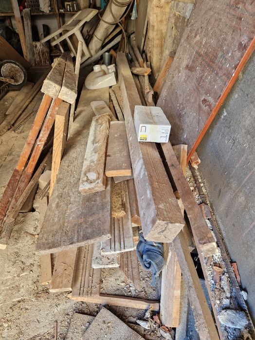 Продавам сух дървен материал