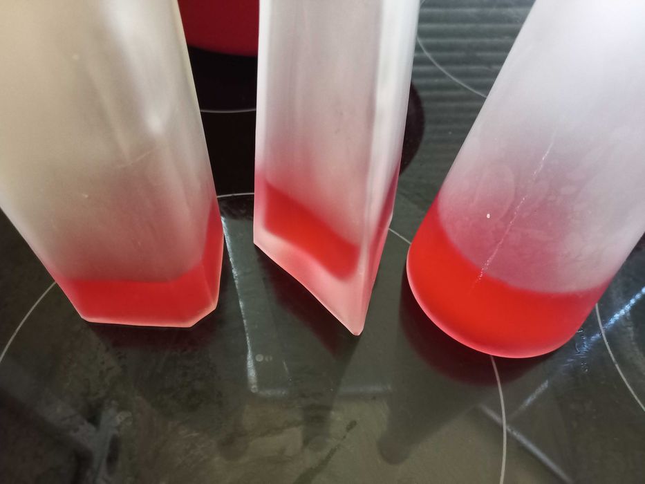 Стъклени бутилки матирани