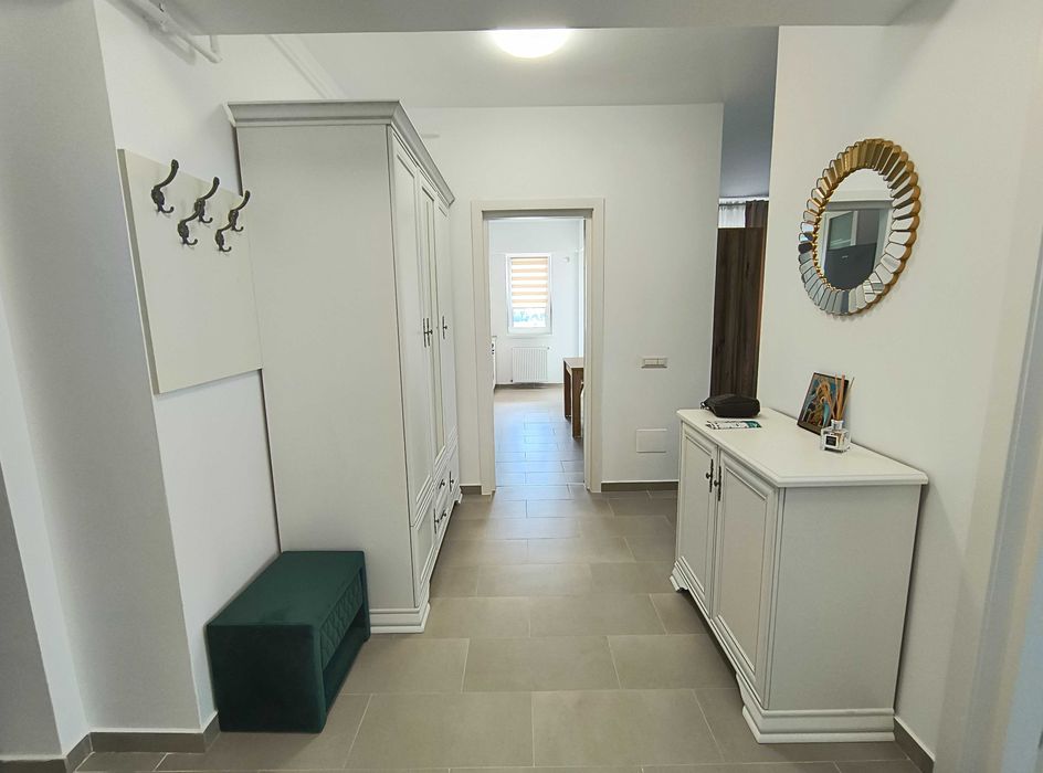 Ap. 2c decomandat cu terasa, complet mobilat si utilat, UNIREA TOWERS