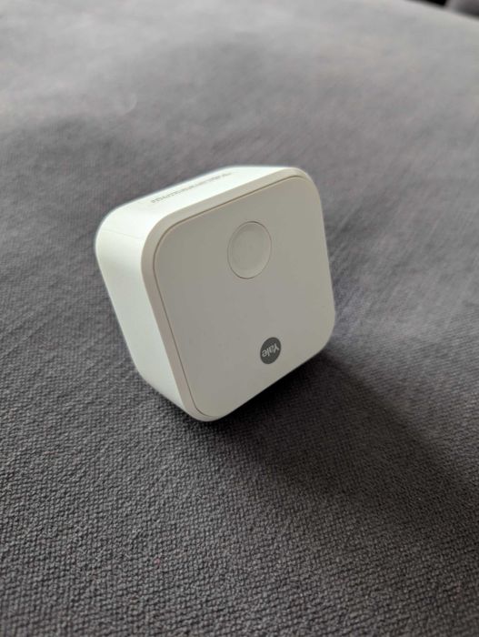 Yale Connect Wi-Fi Bridge.