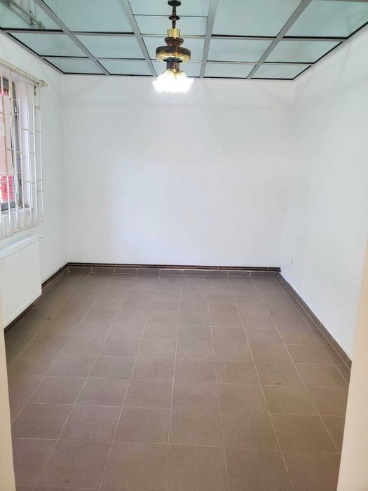Vanzare apartament 2 camere amenajat integral pentru SPATIU COMERCIAL
