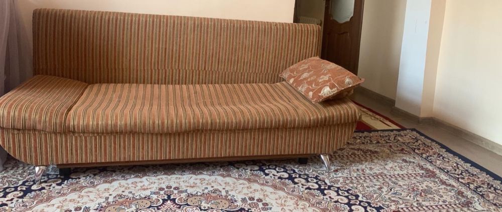 Продам диван в хорошем состоянии
