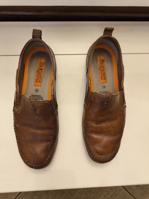 Pantofi ușori,din piele naturala, pt bărbați ,mărime 44 Bugatti