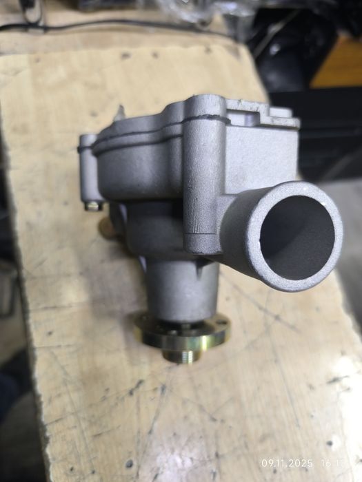 Помпа ,водяной насос Газель