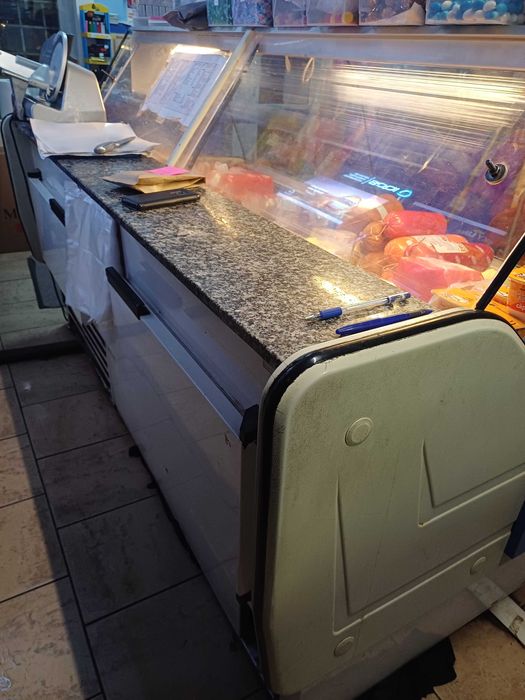 Frigider orizontal mezeluri