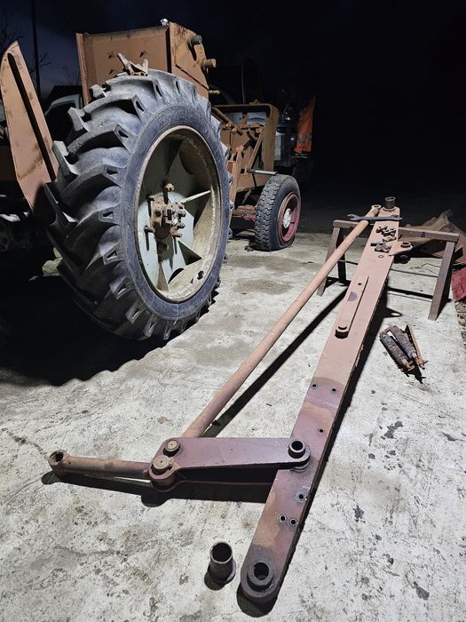 Cilindrii,  distribuitor,  pompa turola , brate cu semiluna ifron