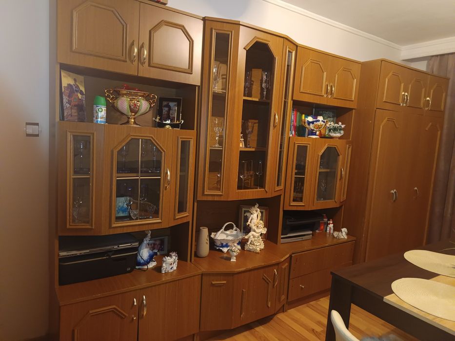 Vând biblioteca sufragerie