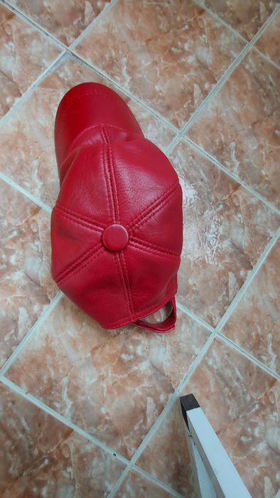 Шапка от естествена кожа