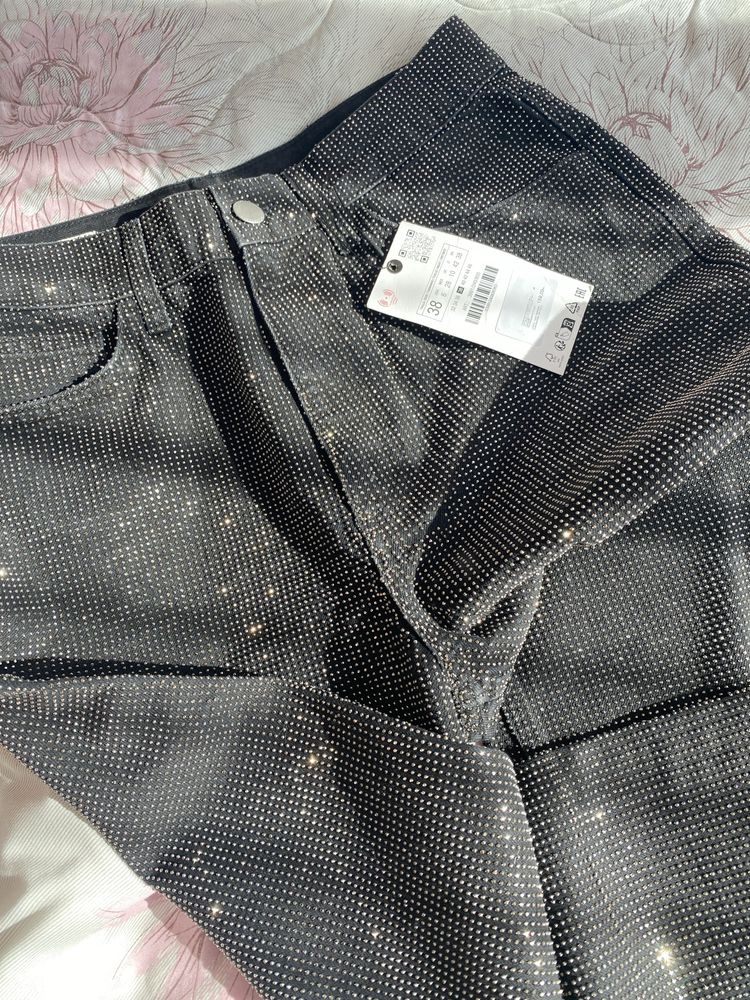 дънки с камъни zara нови с етикет