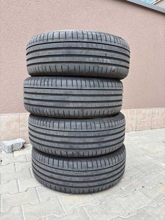 Летни гуми Pirelli P-ZERO PZ4 235/50/19 99V