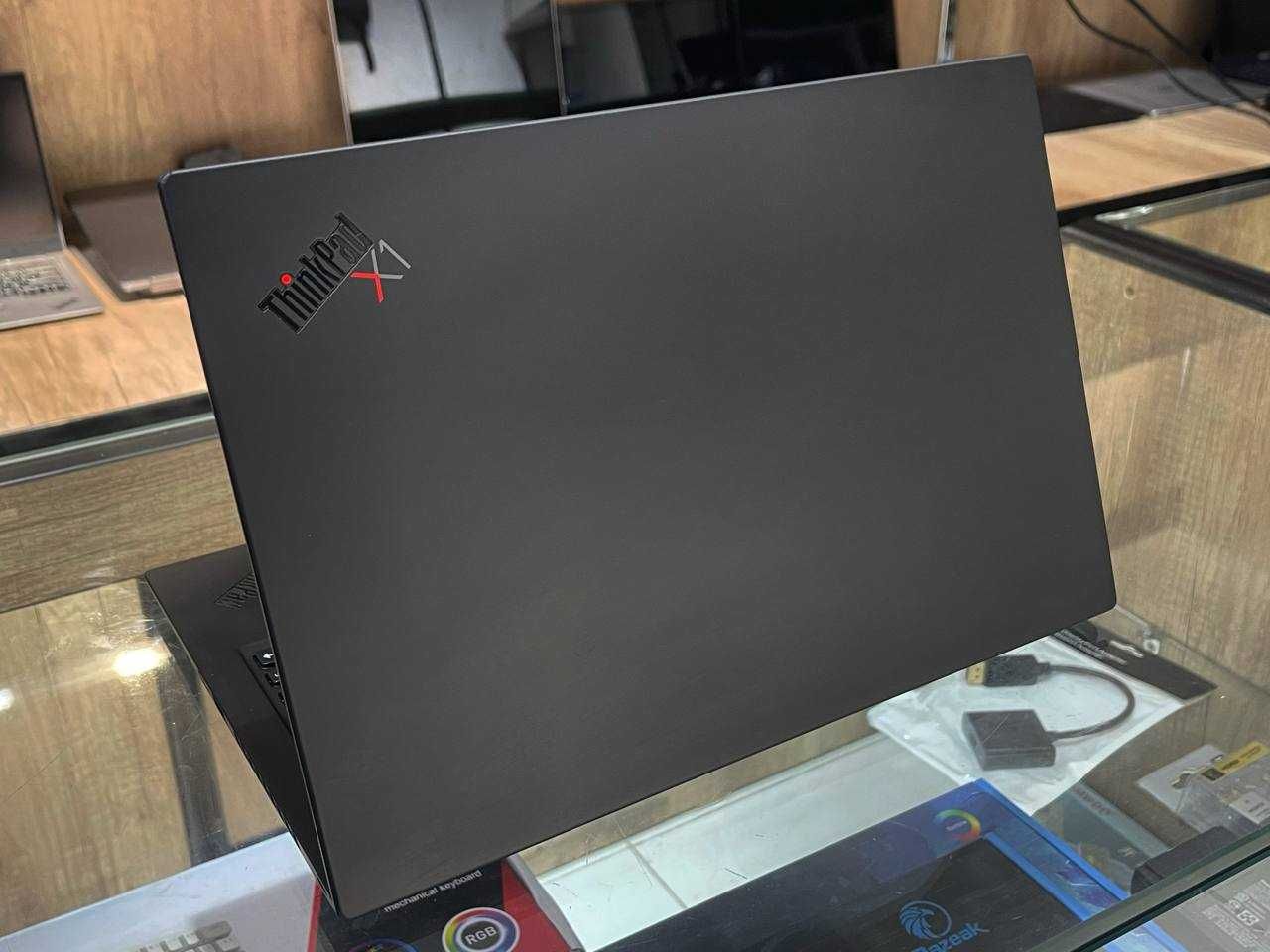 Lenovo ThinkPad X1 Carbon Core i7-10610U озу16гб 256ssd