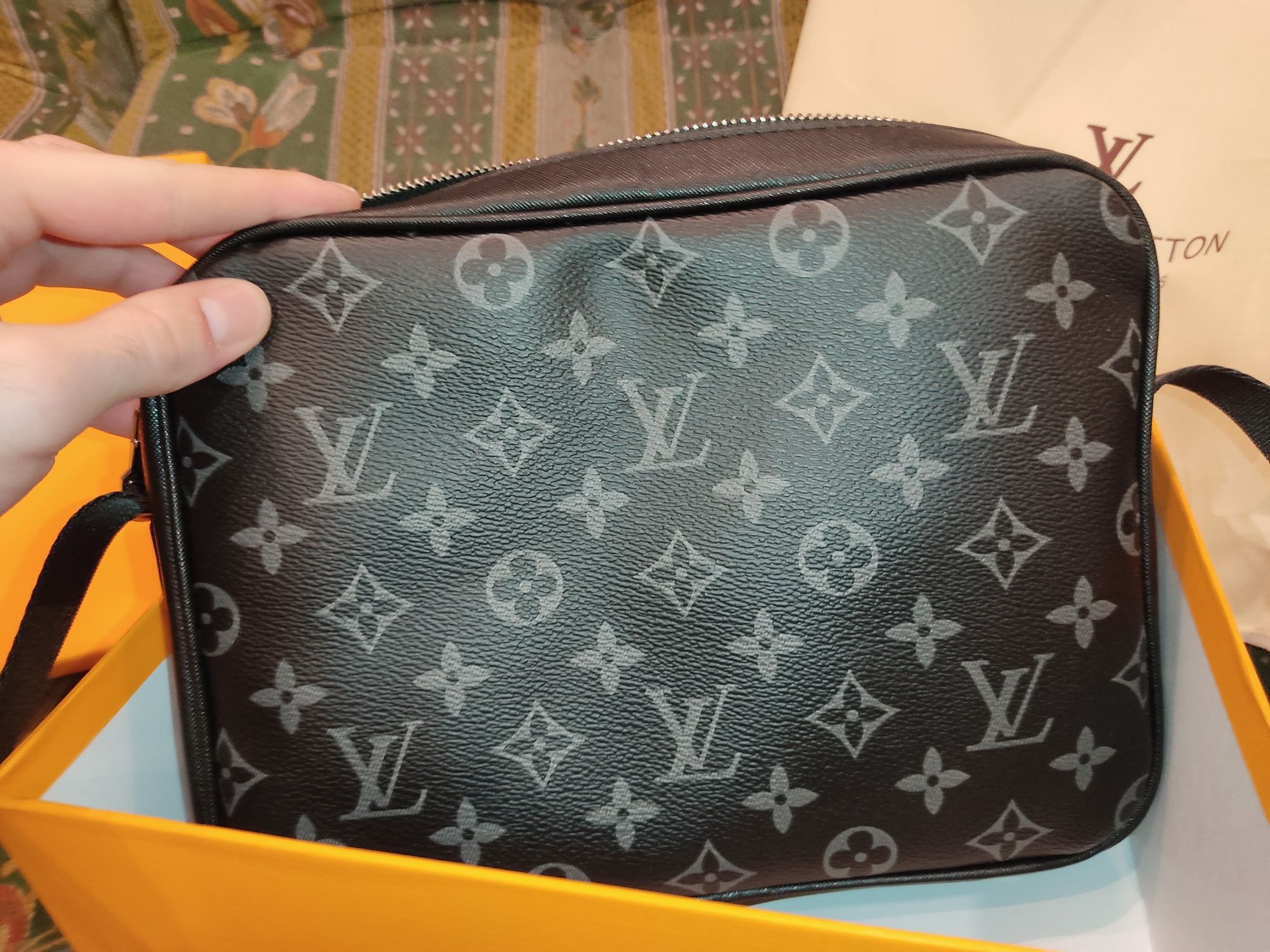 Продается сумка Louis Vuitton