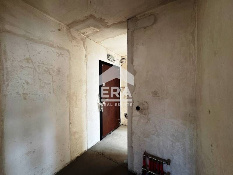 Продава се Тристаен апартамент в Русе, Цветница - 117 кв.м за 1547 €/кв.м - Снимка #9