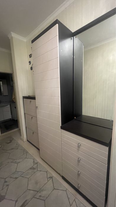 Продам прихожку в отличном состоянии имеется торг реальному покупателю