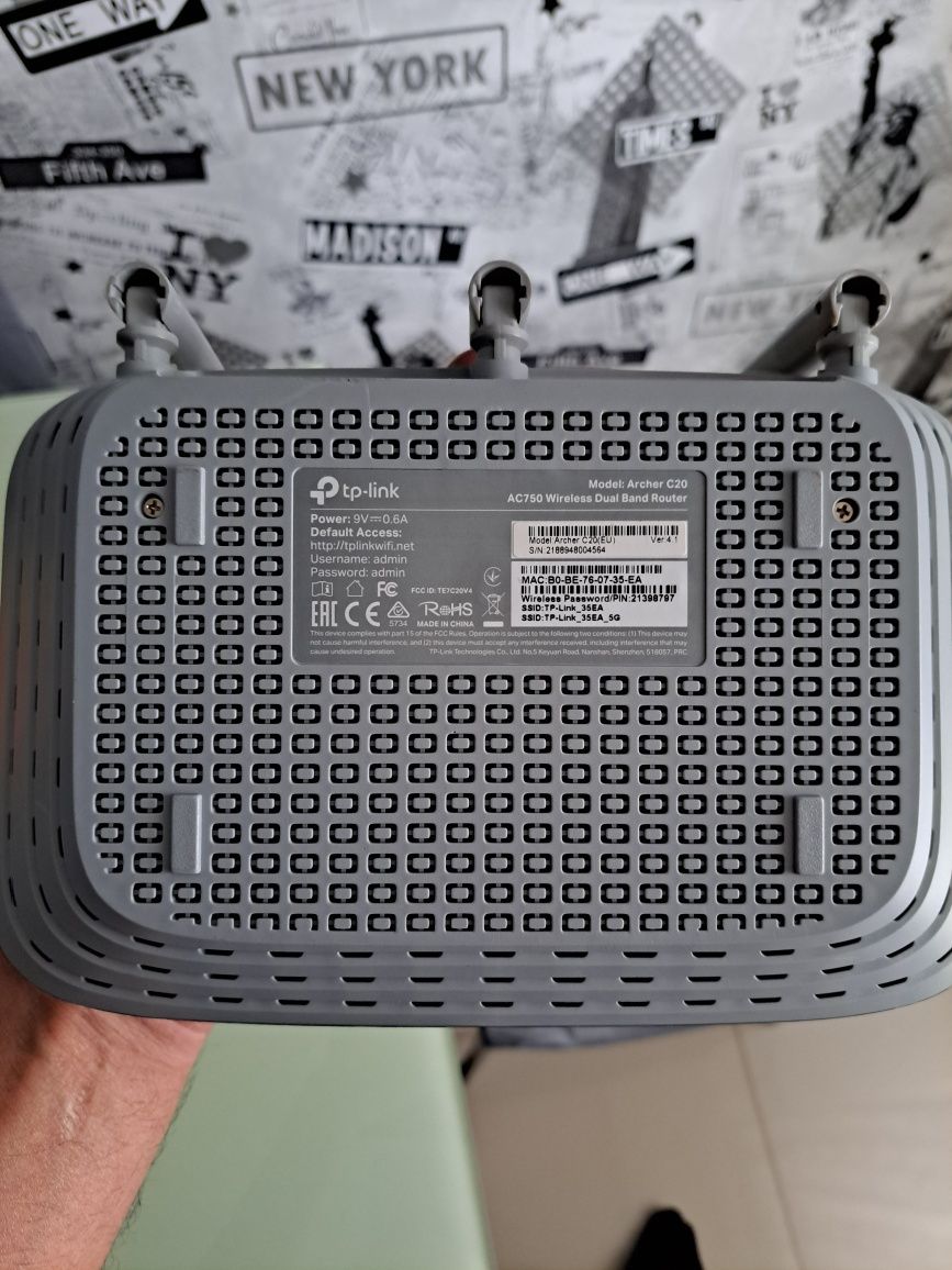 Router wireless TP-Link Archer C20 AC750 Dual Band si Amplificator Wif