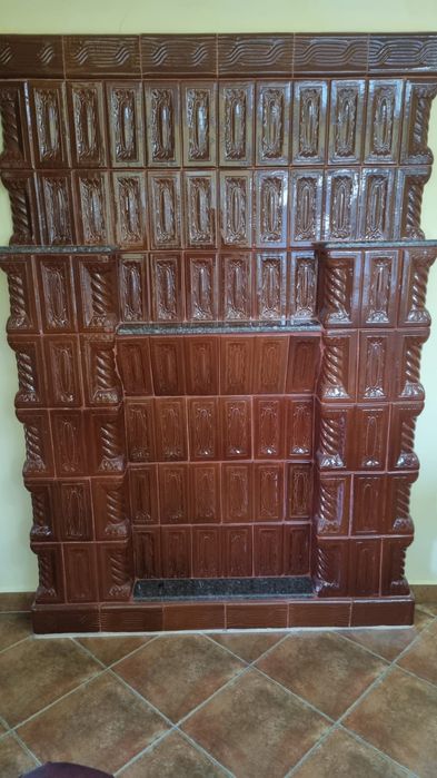 Vând sobă teracotă de perete, cu plită și cuptor  incorporat