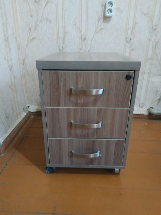 Тумбы офисные отличном состоянии