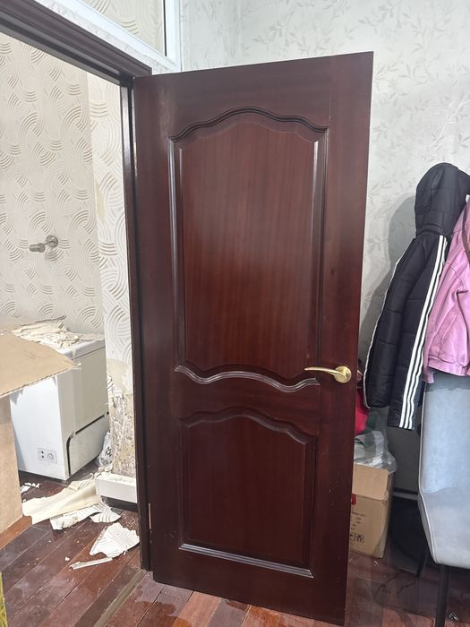 Продаю двери срочно в норм состояний