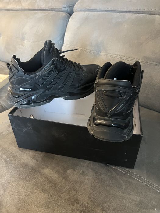 Sneakers Guess.