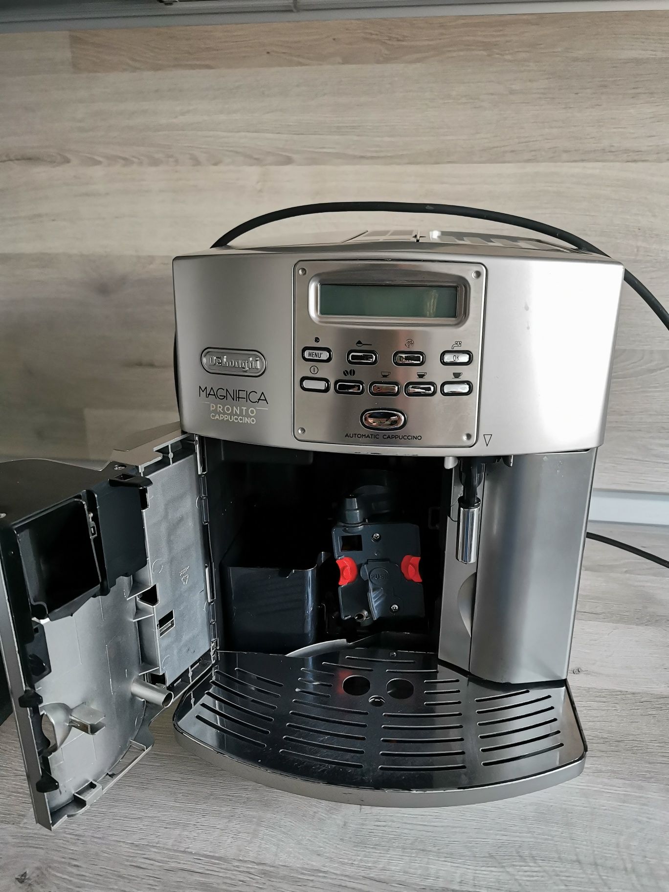 Aparat cafea delonghi magnifica