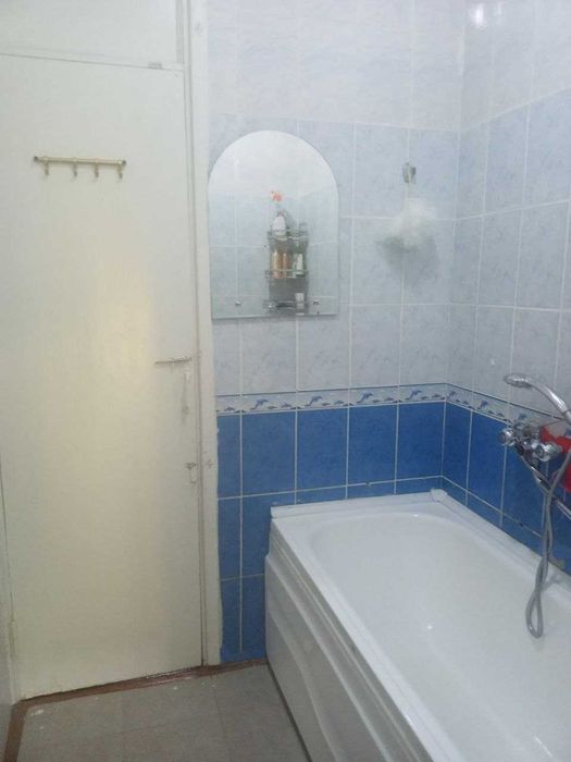 Bir xonali kvartira 2 xona qilingan, 4 etajli uyning 4- etaji