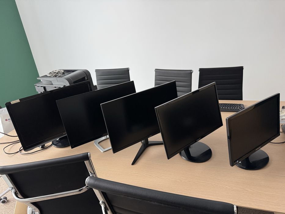 Продам 5 монтиоров + кресло + принтер+ провода к ним